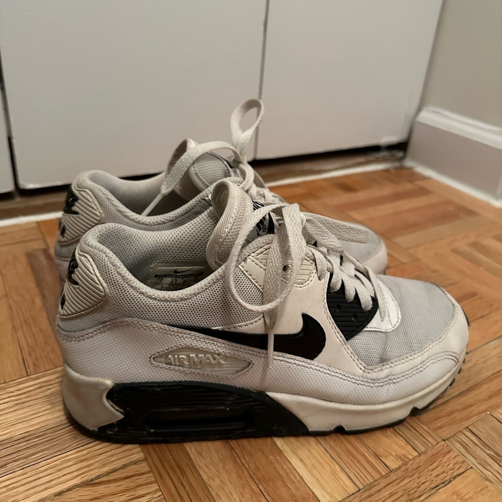 Women’s Black and White Nike Airmax